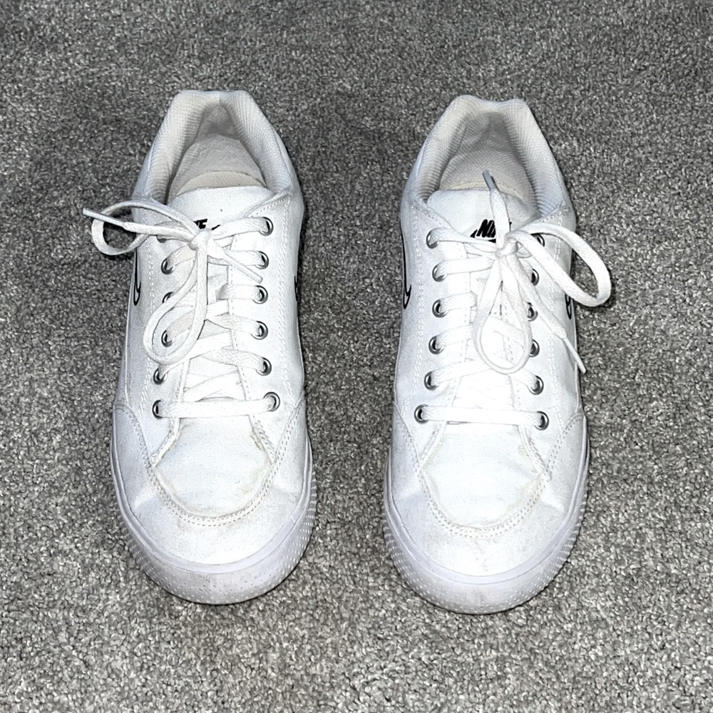 Nike canvas sneaker